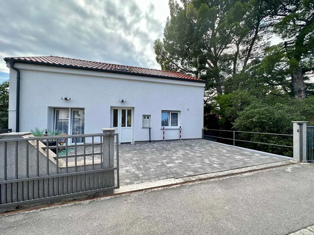 Apartments In Dramalj 45738