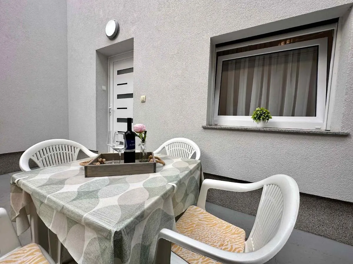 Apartments In Dramalj 45738