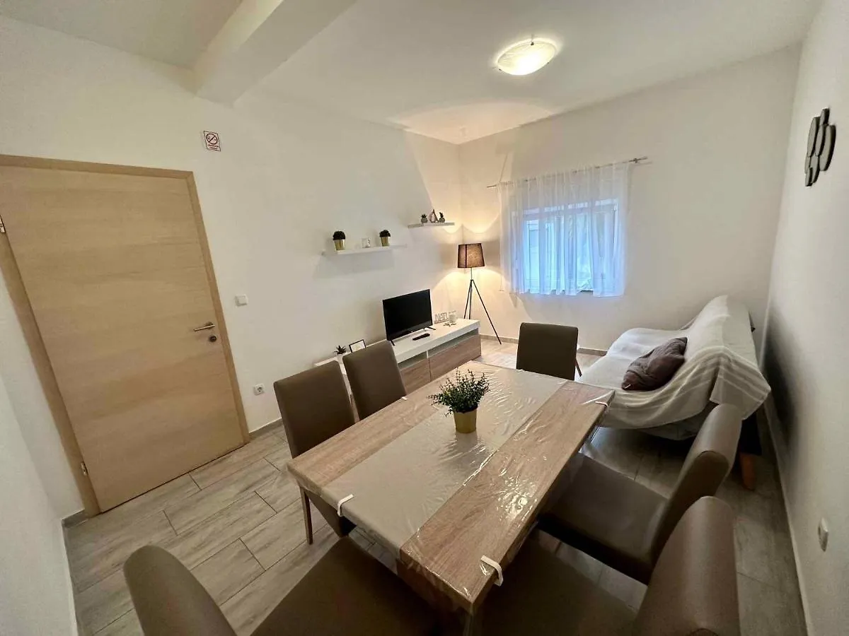 Apartments In Dramalj 45738