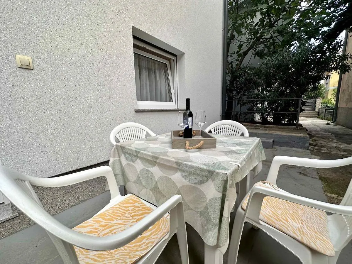 Apartments In Dramalj 45738